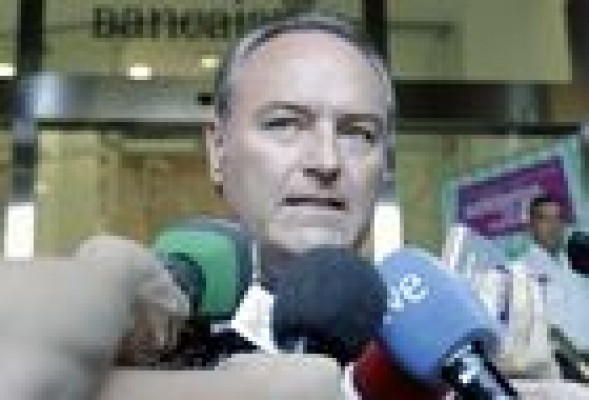 Fabra asegura que no sabe a quién se refería Barberá y pide ser el candidato
