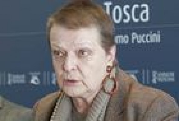 Junio de 2015: La salida de Helga Schmidt ya tiene una fecha