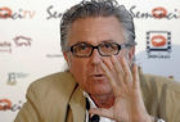 Los trabajadores de la escuela de Ciudad de la Luz demandan la Generalitat por impago