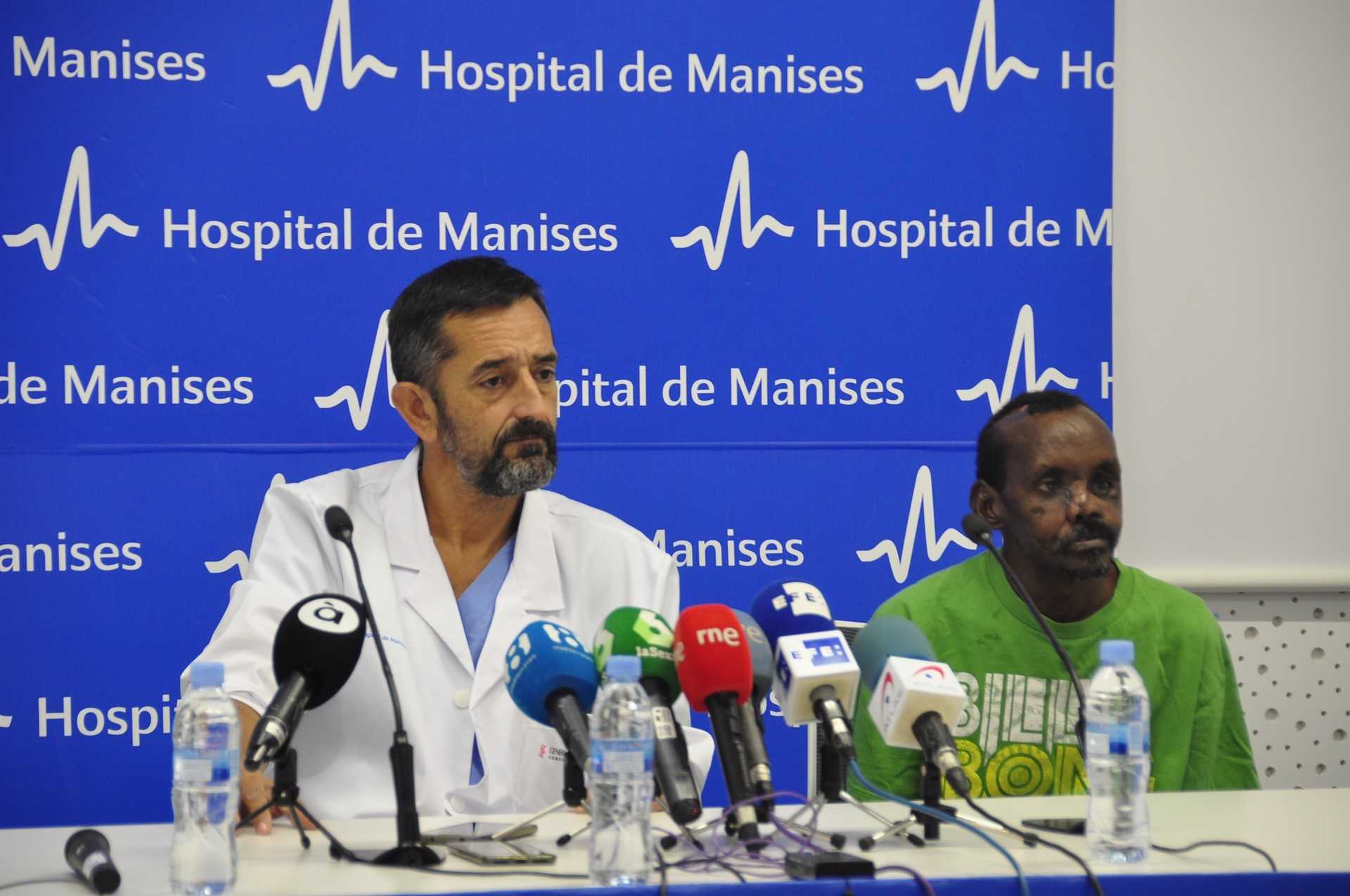 Pedro Cavadas y su equipo reconstruyen el rostro y mano a un keniano atacado por una hiena