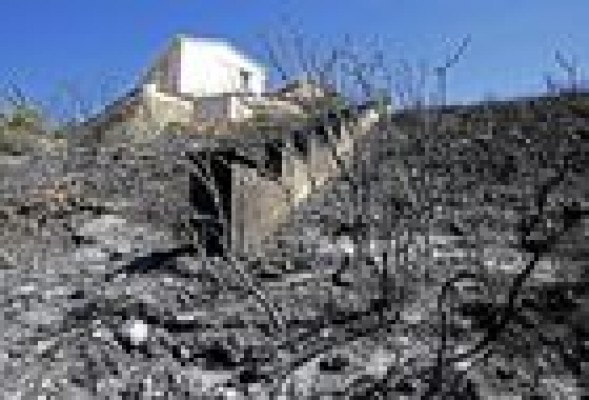 El Montgó, pasto del mayor incendio del año en la Comunitat Valenciana