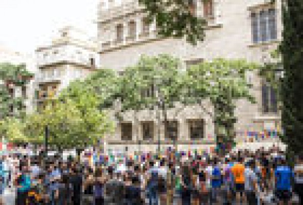 Los 'Desayunos con Viandantes' vuelven a pisar calle