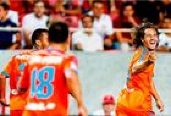 Lucas Orban encandila al cuerpo técnico y apunta al once ante el Córdoba