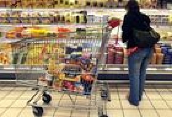 Mercadona y Consum reducen sus precios