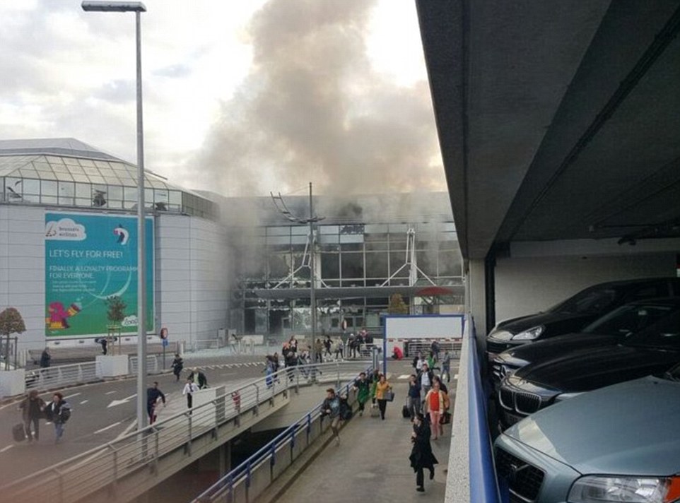 Al menos 34 muertos por las explosiones en el metro y el aeropuerto de Bruselas
