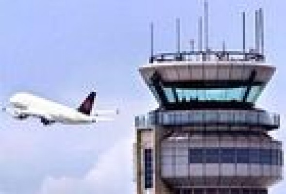 Fomento registrará en los próximos 15 días el folleto de la esperada OPV de Aena