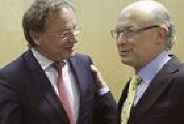 El Consell Jurídic da vía libre a Moragues para recurrir la tasa a la banca de Montoro