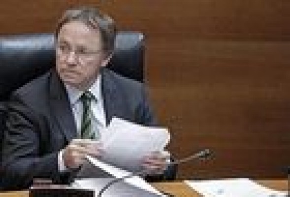 El Consell seguirá con el impuesto bancario hasta que se suspenda