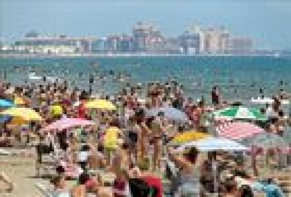 La Generalitat abre una línea de préstamos para modernizar los destinos turísticos maduros
