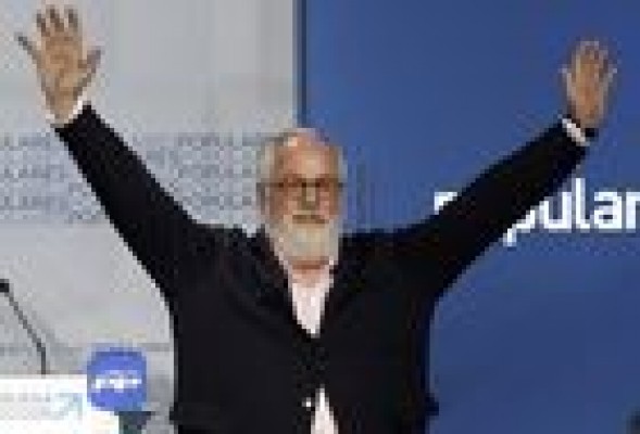 Las notas de Cañete: once a favor, cinco en contra y tres abstenciones