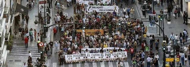 La manifestación de la izquierda critica el 