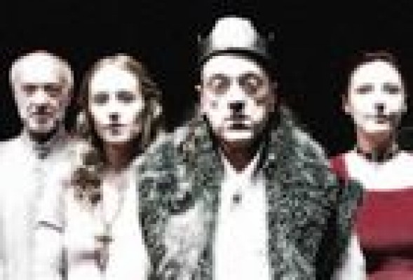 Sala Russafa invita a los vecinos del barrio al estreno de 'Matar al rey'