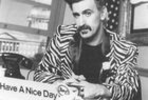 Ética, política y rock: dos valencianos publican (al fin) la autobiografía de Frank Zappa