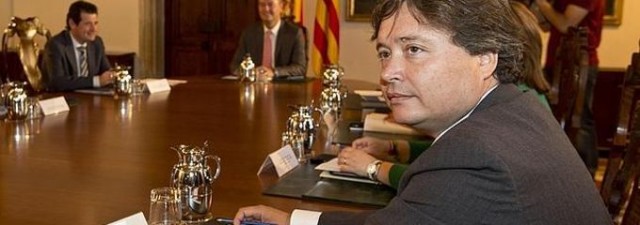 El Consell destituye al jefe de escoltas por el caso del topo pero no resuelve las incógnitas sobre el papel de Presidencia