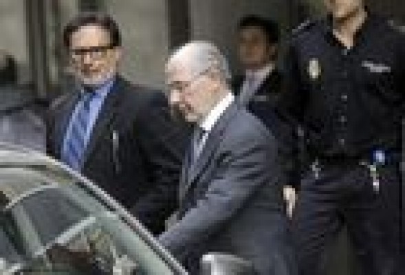 Fianzas de 16 millones a Blesa y tres millones a Rato por las 'black'