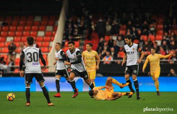 El Valencia ganó por 2-1 en la única visita liguera del Girona a Mestalla