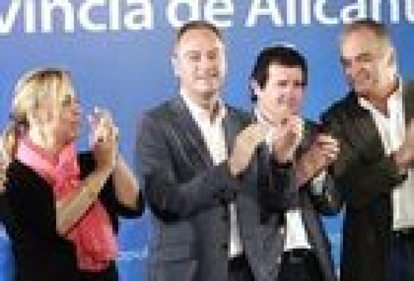 Fabra asegura que Císcar ya ha hablado con Castedo sobre su futuro y ella lo niega