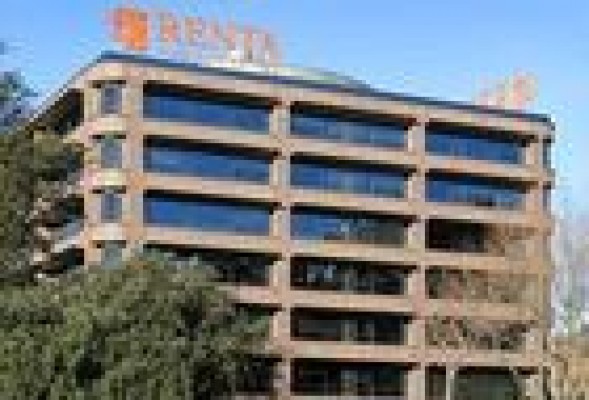 La bolsa premia con un 'subidón' a Renta Corporación tras levantar el concurso