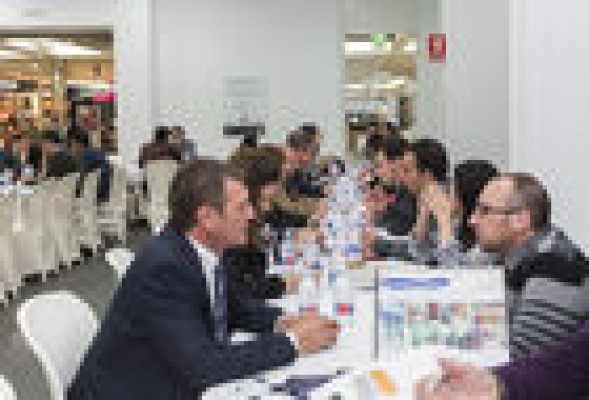 ¿Sabes sacar partido a un 'networking'? Siete errores a evitar y trece consejos para no derrochar una jornada 