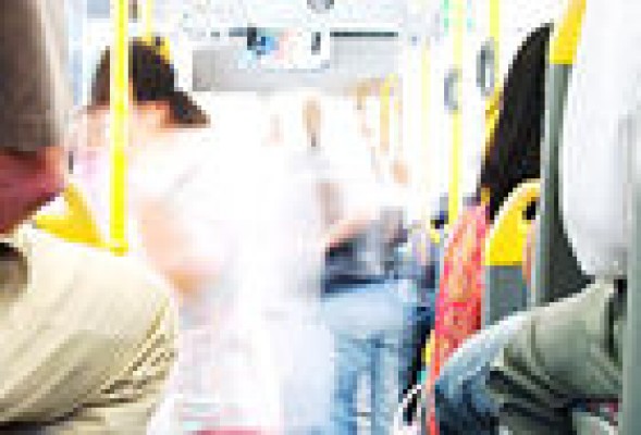 Crean placas solares para autobuses que permiten ahorrar en combustible
