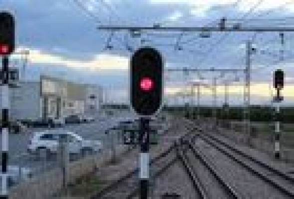 FGV licita la compra de un camión que circula por carretera y vía ferroviaria