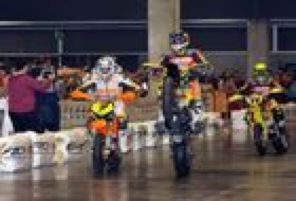 Más de 15.000 personas visitan los salones de la moto y la bicicleta en Feria Valencia