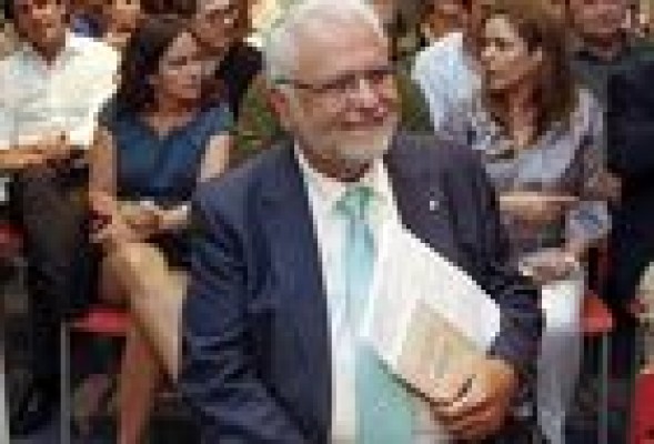 El juez imputa a Juan Cotino por su implicación en los contratos de la visita del Papa