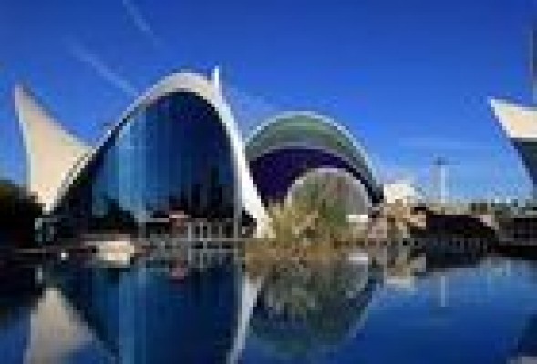 La gestión del Oceanogràfic y el Ágora despierta el interés de cinco empresas