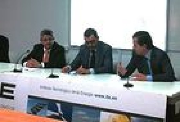 La asociación de jovenes empresarios de AJE Valencia se 'enchufa' al ITE