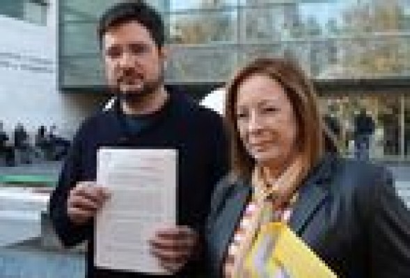 Esquerra Unida se querella contra cuatro consellers y Castellano por negarles documentación