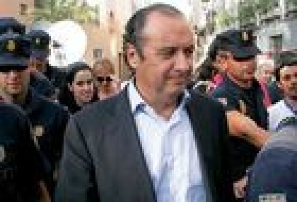 Fabra empieza por Alicante el relevo de los puertos: el actual director sustituirá a Ripoll