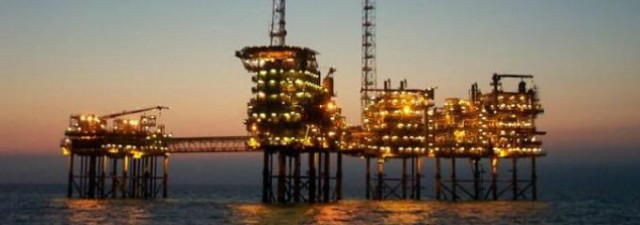 Parar la caída del precio del petróleo, objetivo de una OPEP dividida