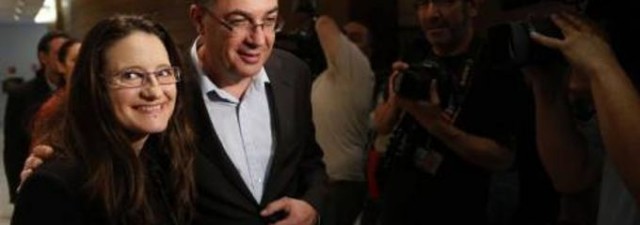 Iniciativa accede a una solución mixta: el reglamento se votará otra vez pero de forma telemática 