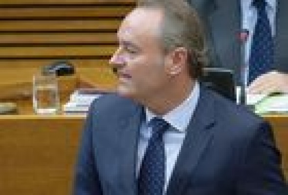 Fabra se despide de Les Corts hasta 2015 asegurando que ha cumplido sus promesas