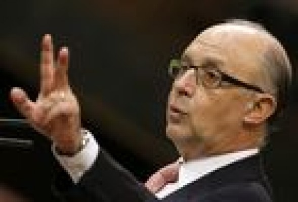 Cuenta atrás para la reunión de Montoro con la paciencia de los empresarios valencianos al límite