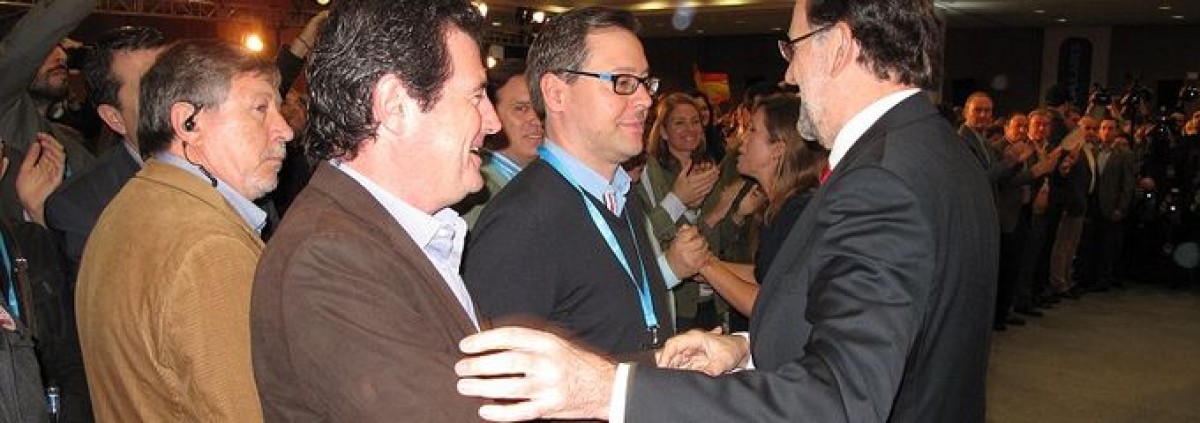 El vicepresidente José Císcar saluda a Mariano Rajoy - 