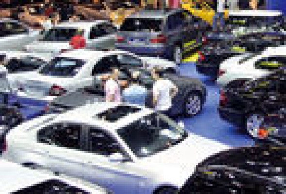 Las ventas de coches aumentan un 17% en noviembre y suman 15 meses de subidas