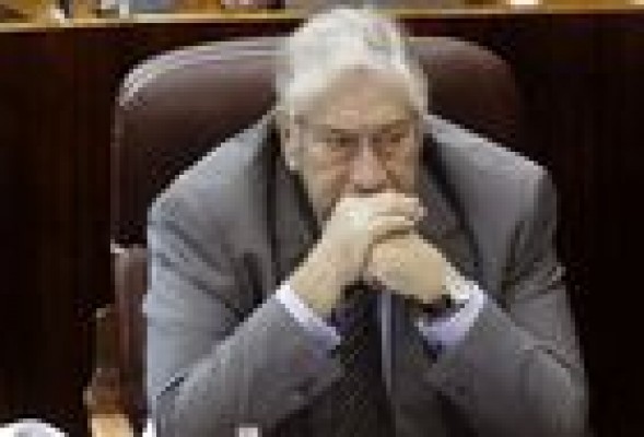 Ignacio González cesa al consejero de Sanidad tras la crisis del ébola de Teresa Romero