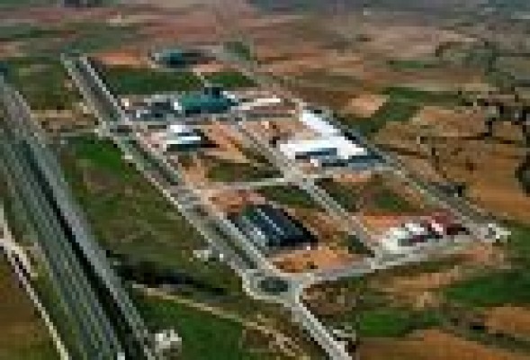 La Generalitat sigue colocando suelo industrial: adjudica 28.000 metros cuadrados en Tibi a dos empresas