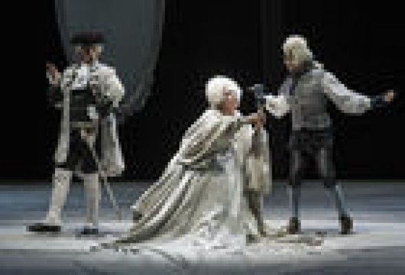Una 'Manon Lescaut' interesante con una puesta en escena rutinaria y desangelada
