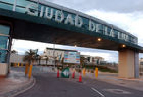 Un grupo inversor en el que participa Coppola quiere comprar los platós de Ciudad de la Luz