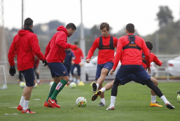 Juanfran, ausente en el entrenamiento por molestias en el tobillo