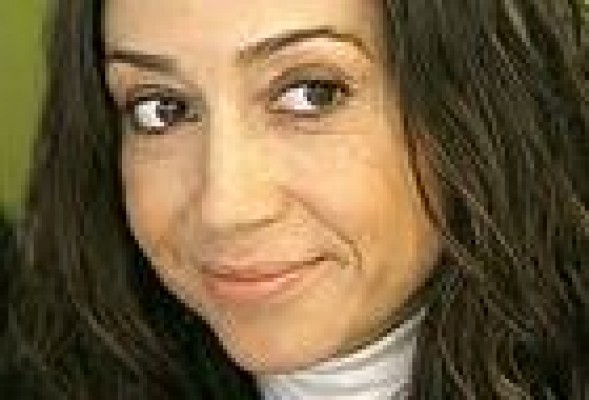 Isaura Navarro vuelve a la primera línea política y se presenta a las primarias de Compromís