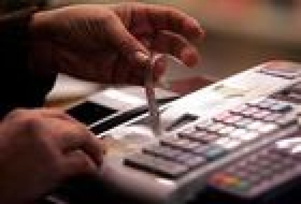 Denuncian que 6.000 familias se añaden a la deuda del Consell en vivienda