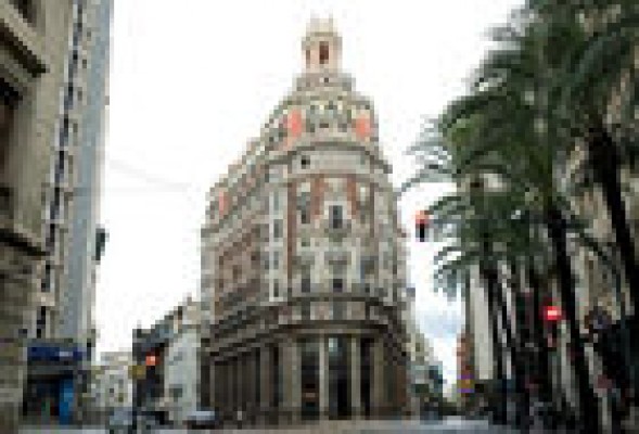 El juez Pedraz reclama un perito para investigar ocho querellas contra Banco de Valencia