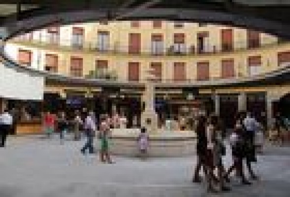 El comercio del centro histórico culmina una década de influencia sobre Valencia