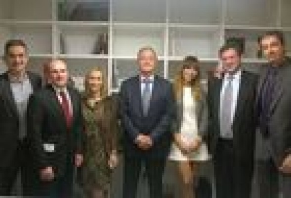 El vicedecano de los economistas ofrece transparencia tras ganar por la mínima a la candidatura oficial
