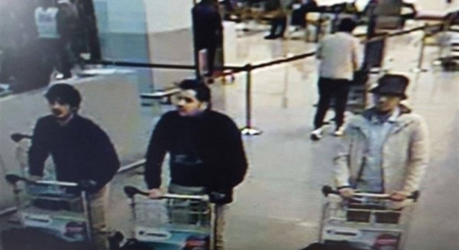 Los medios belgas difunden las imágenes de tres sospechosos del atentado