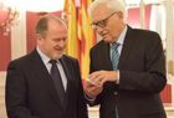 El Consell no acaba con las facturas en el cajón de Sanidad: otros 1.098 millones de euros