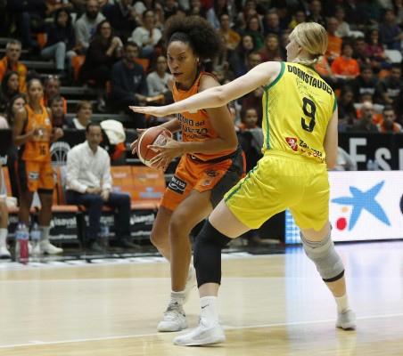 Primer triunfo en la Fonteta con exhibición ante el Mann Filter (89-62)